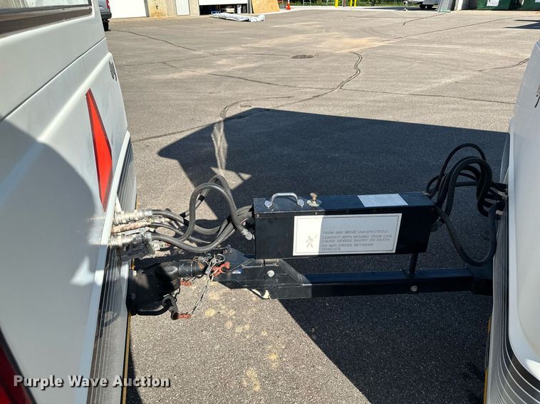 image for item DQ7358 2001 Ford E350  tram
