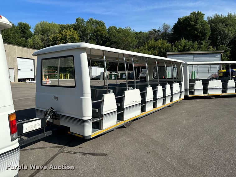 image for item DQ7358 2001 Ford E350  tram