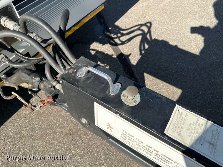 image for item DQ7358 2001 Ford E350  tram