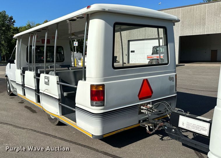 image for item DQ7358 2001 Ford E350  tram