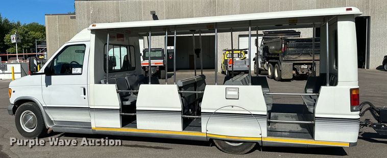 image for item DQ7358 2001 Ford E350  tram