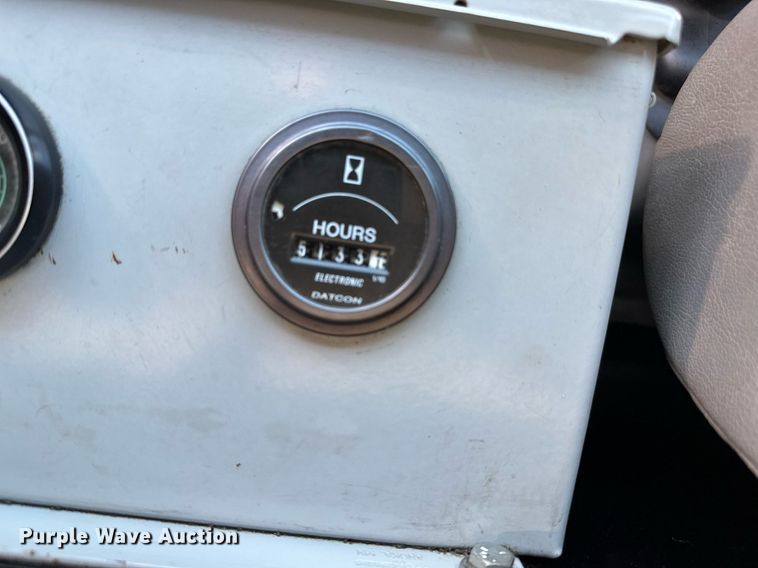 image for item DQ7358 2001 Ford E350  tram