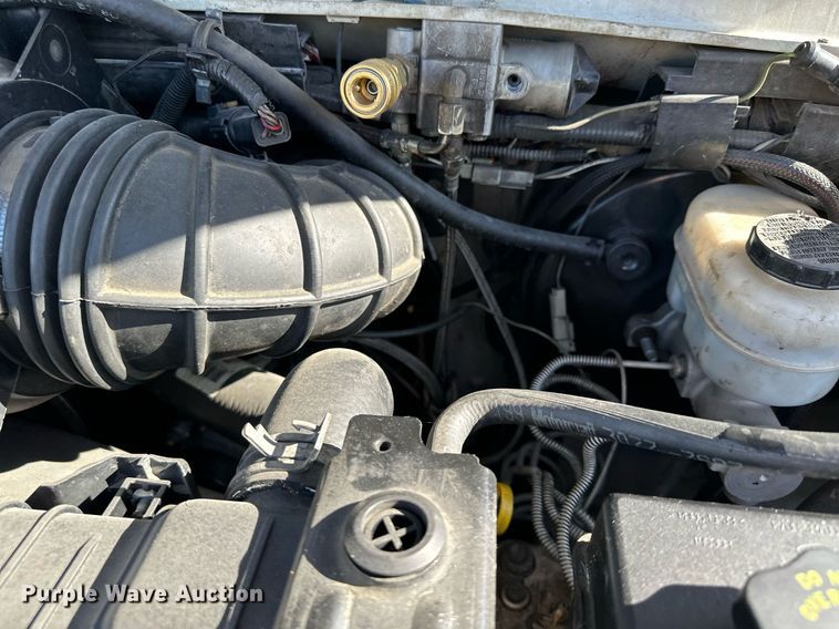 image for item DQ7358 2001 Ford E350  tram