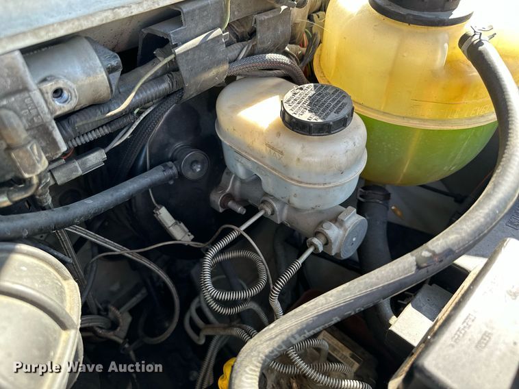 image for item DQ7358 2001 Ford E350  tram