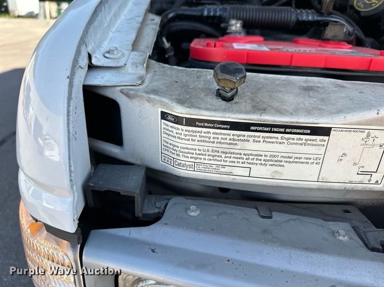 image for item DQ7358 2001 Ford E350  tram