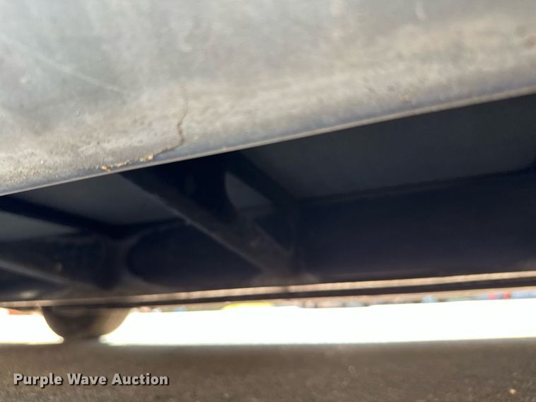 image for item DQ7358 2001 Ford E350  tram