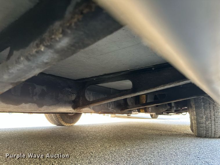 image for item DQ7358 2001 Ford E350  tram