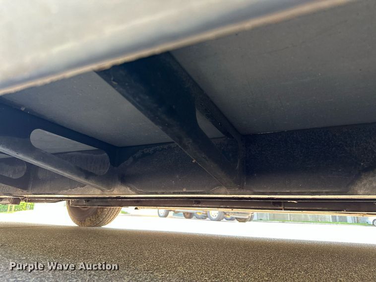 image for item DQ7358 2001 Ford E350  tram