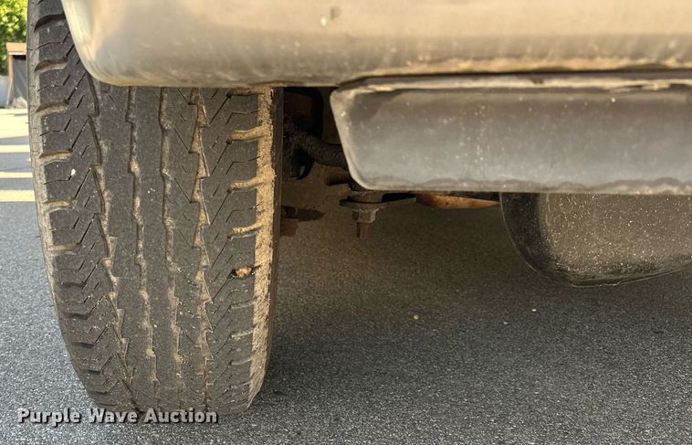 image for item DQ7358 2001 Ford E350  tram