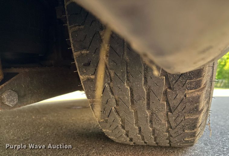 image for item DQ7358 2001 Ford E350  tram