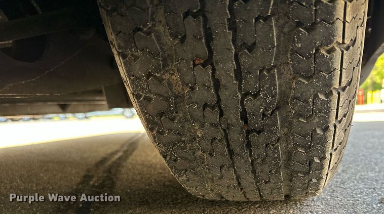 image for item DQ7358 2001 Ford E350  tram