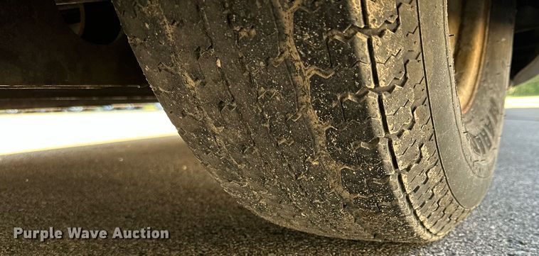 image for item DQ7358 2001 Ford E350  tram