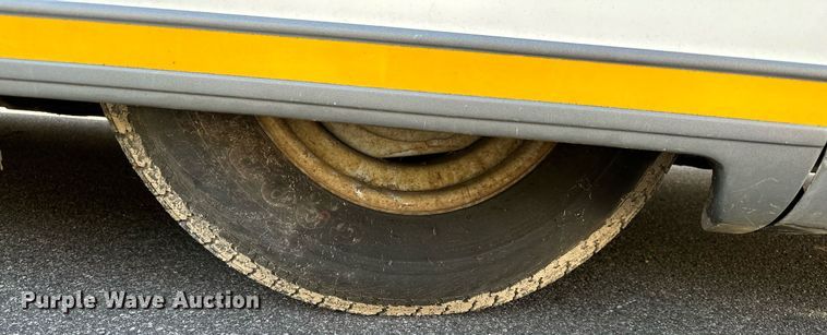 image for item DQ7358 2001 Ford E350  tram