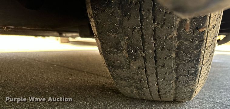 image for item DQ7358 2001 Ford E350  tram