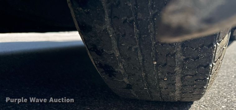 image for item DQ7358 2001 Ford E350  tram