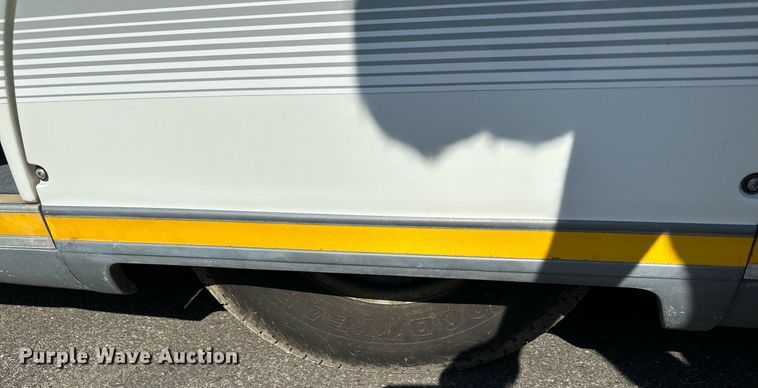 image for item DQ7358 2001 Ford E350  tram