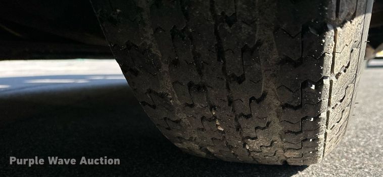 image for item DQ7358 2001 Ford E350  tram