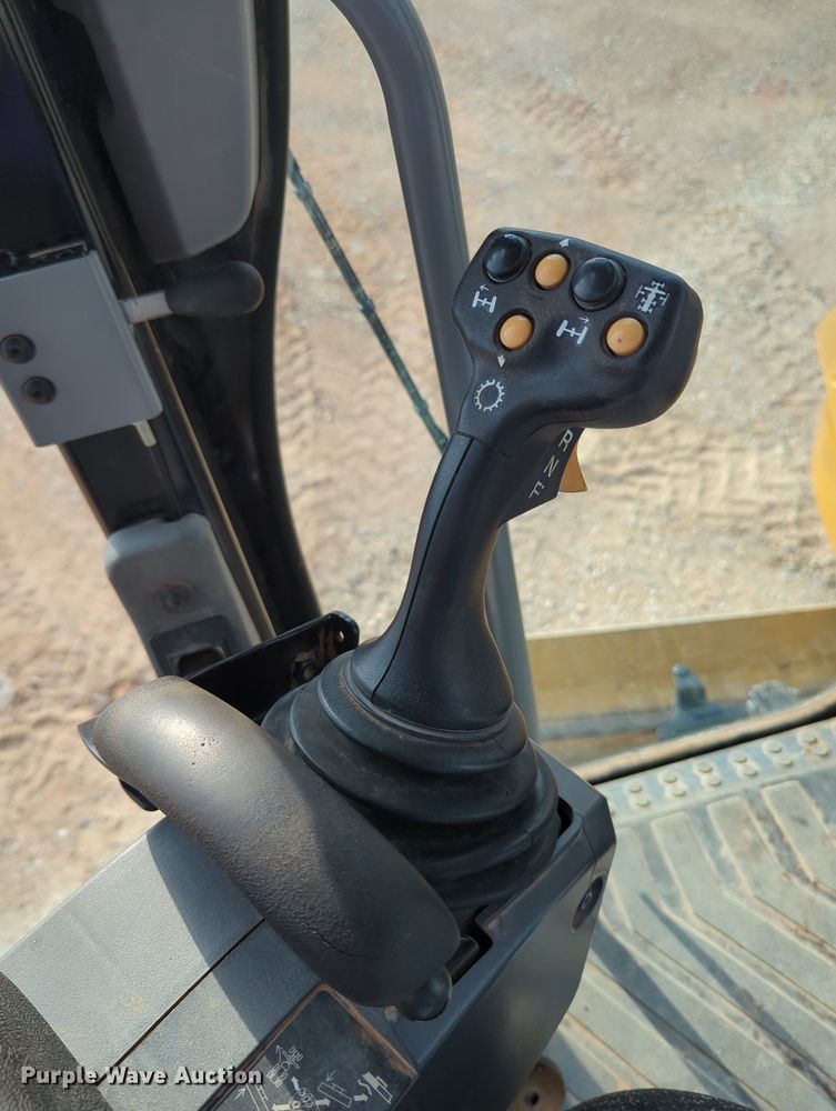 image for item DR6994 2016 Caterpillar 140M3  motor grader