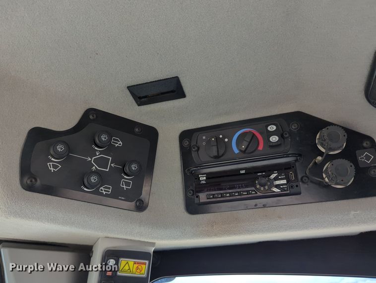 image for item DR6994 2016 Caterpillar 140M3  motor grader