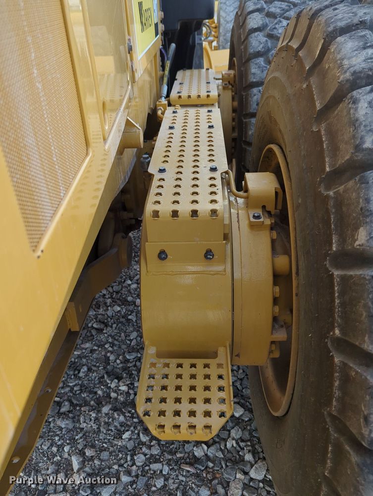 image for item DR6994 2016 Caterpillar 140M3  motor grader