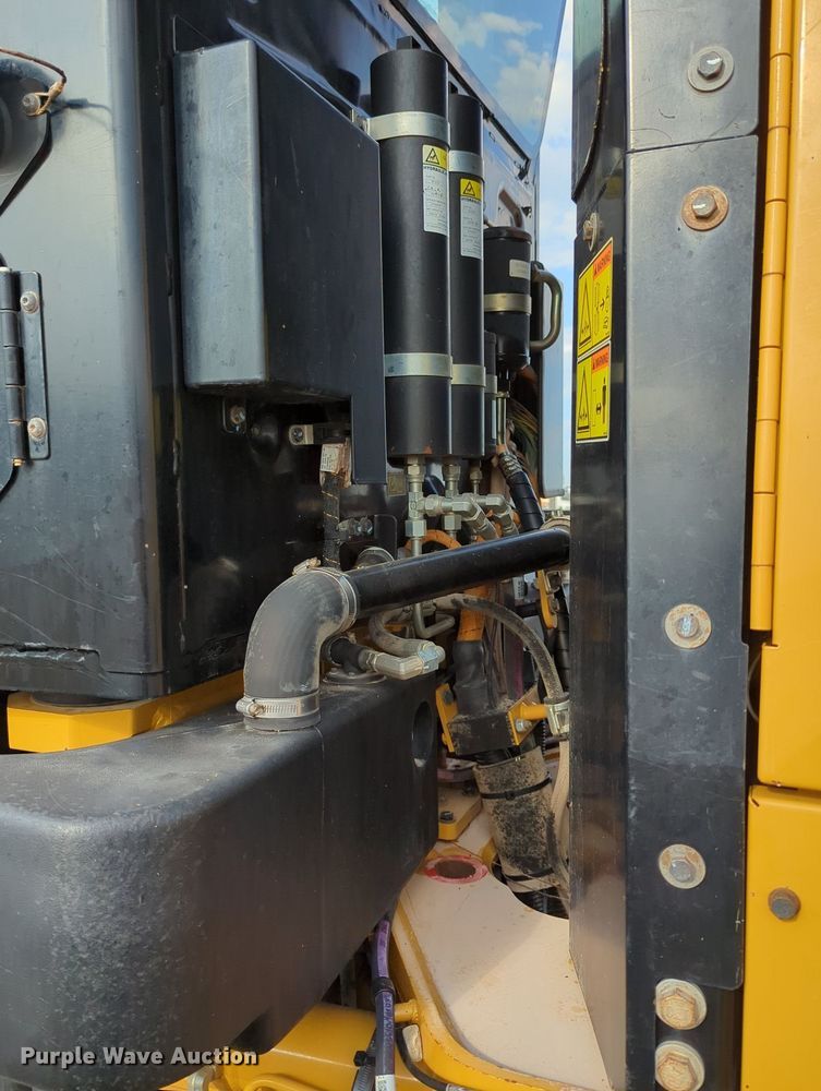 image for item DR6994 2016 Caterpillar 140M3  motor grader