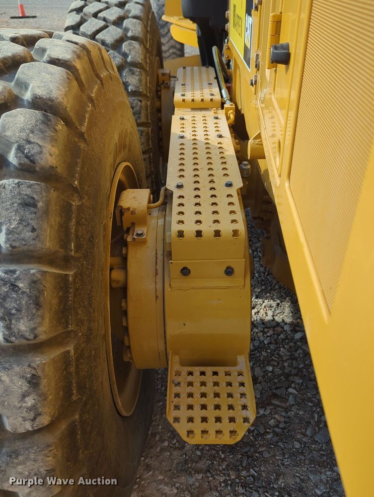 image for item DR6994 2016 Caterpillar 140M3  motor grader