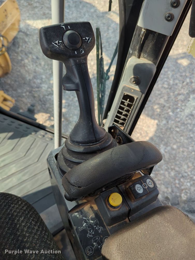 image for item DR6995 2013 Caterpillar 12M2 VHP Plus  motor grader