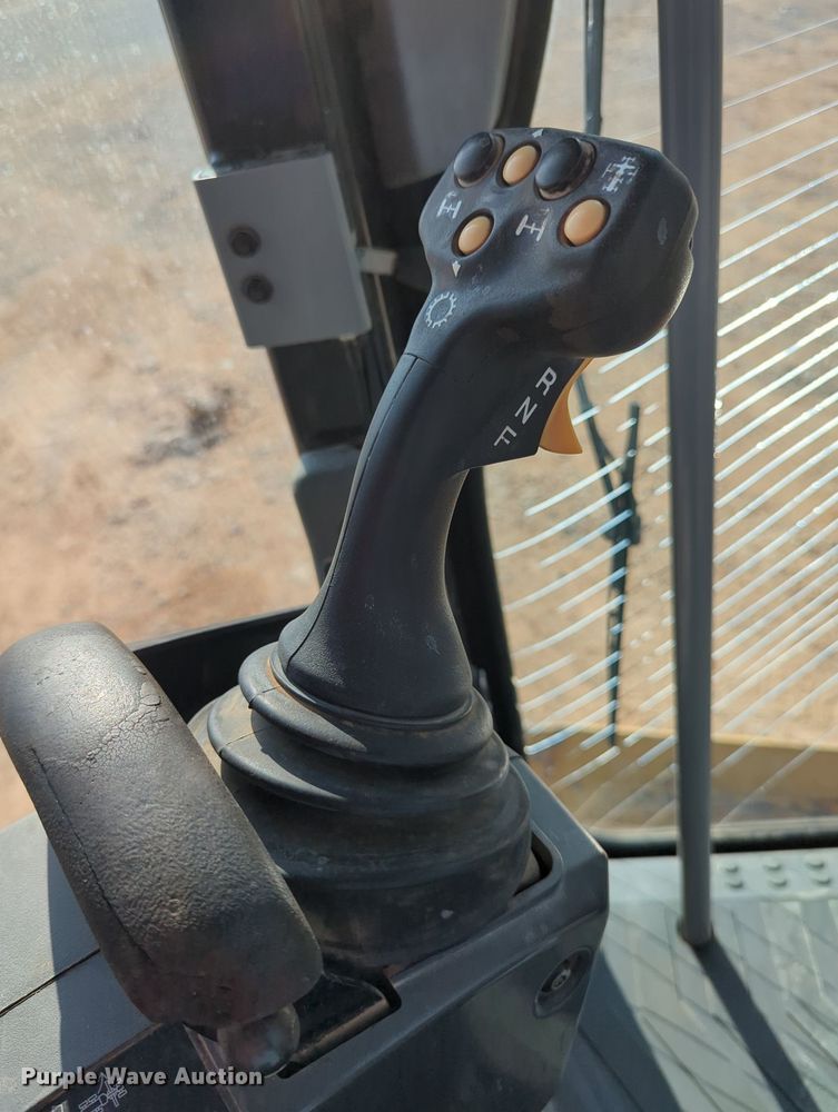 image for item DR6995 2013 Caterpillar 12M2 VHP Plus  motor grader