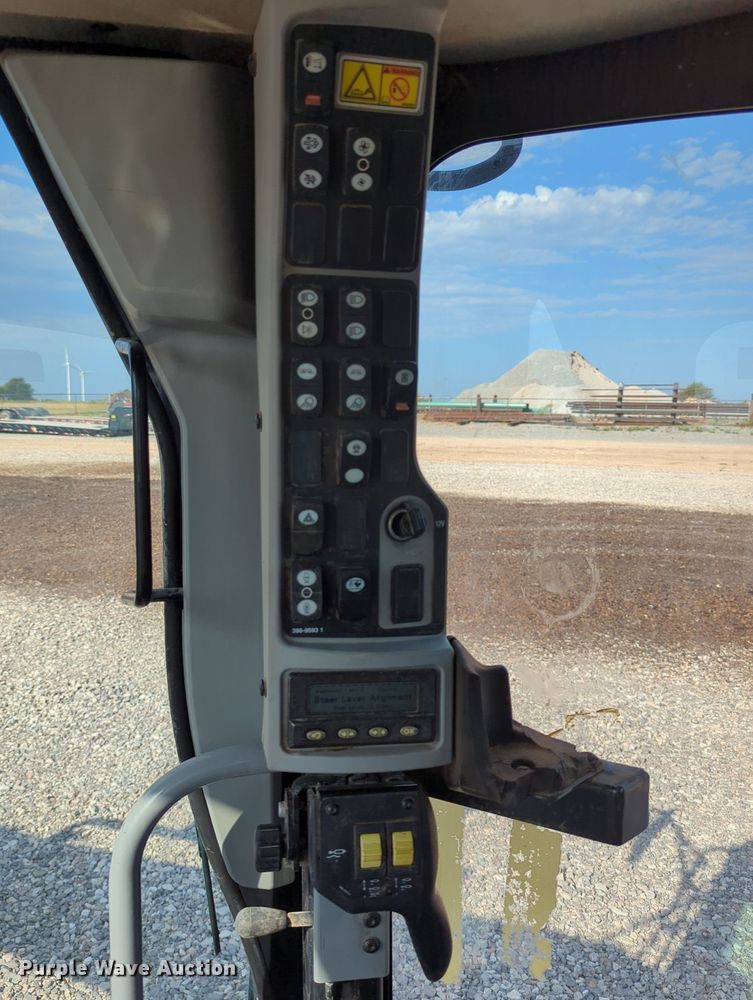 image for item DR6995 2013 Caterpillar 12M2 VHP Plus  motor grader