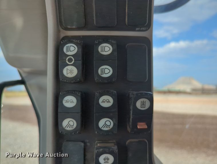 image for item DR6995 2013 Caterpillar 12M2 VHP Plus  motor grader