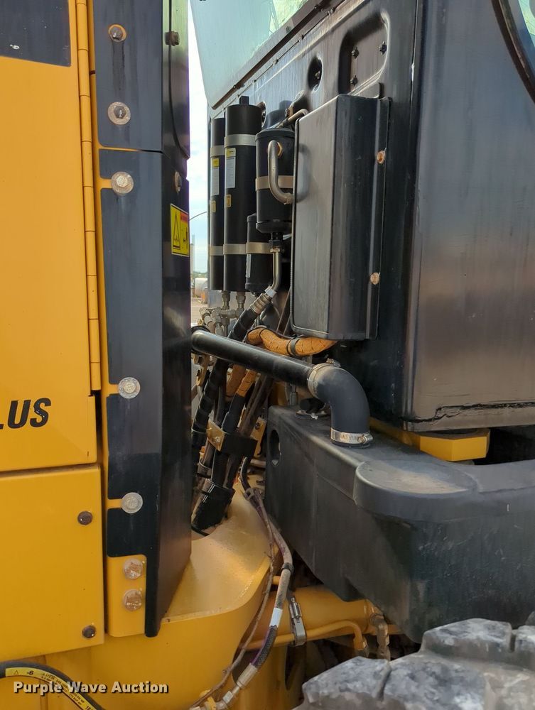 image for item DR6995 2013 Caterpillar 12M2 VHP Plus  motor grader