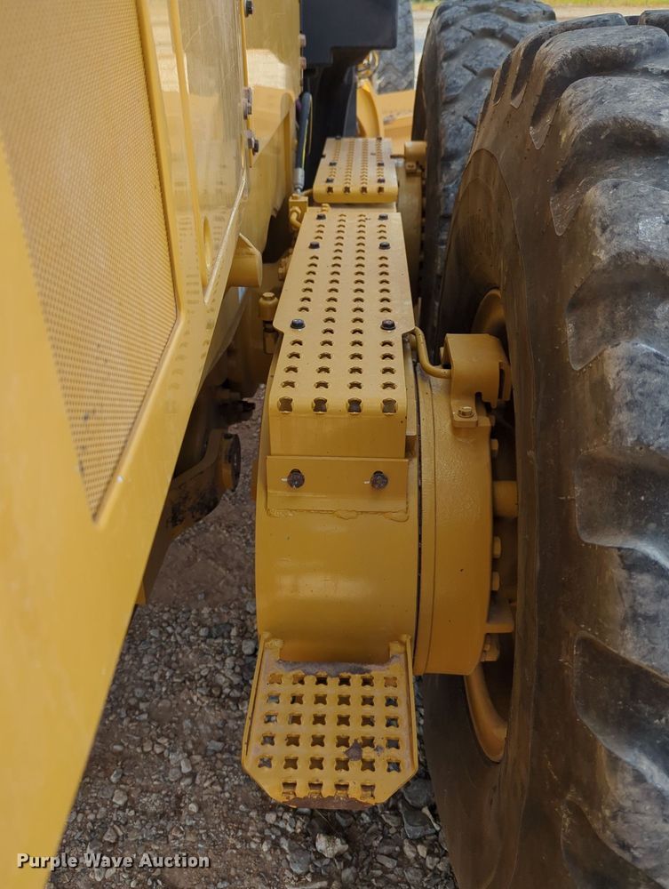 image for item DR6995 2013 Caterpillar 12M2 VHP Plus  motor grader