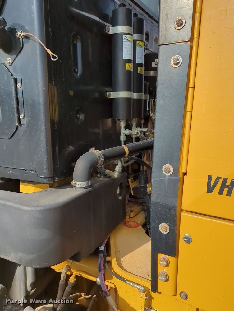 image for item DR6995 2013 Caterpillar 12M2 VHP Plus  motor grader