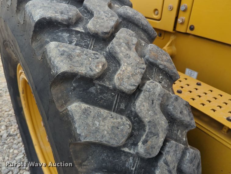 image for item DR6995 2013 Caterpillar 12M2 VHP Plus  motor grader