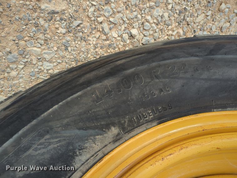 image for item DR6995 2013 Caterpillar 12M2 VHP Plus  motor grader