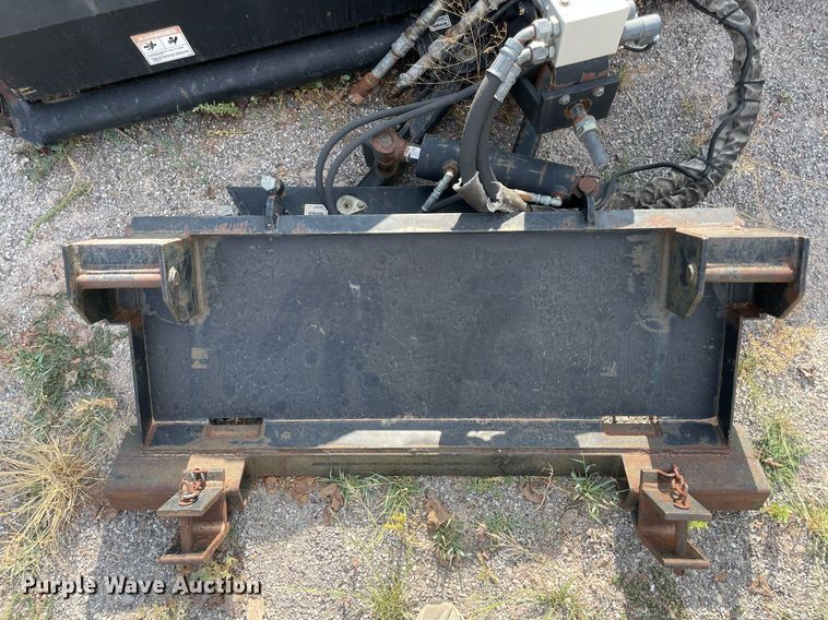 image for item DR6998 John Deere BA84  skid steer broom