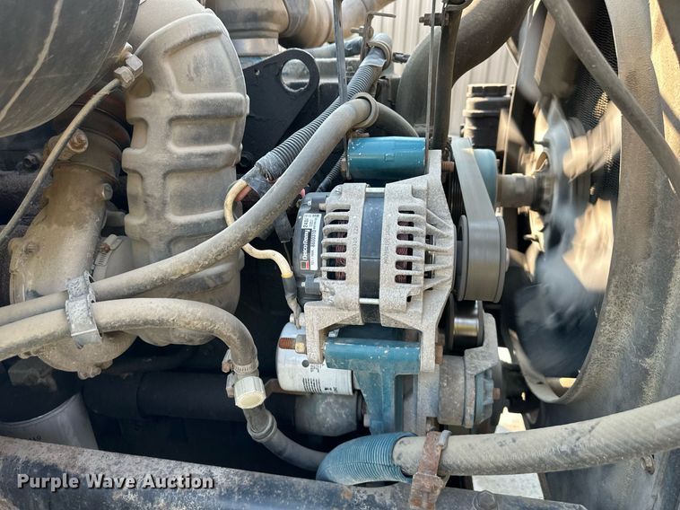 image for item DS2239 1995 International 4900  flatbed truck