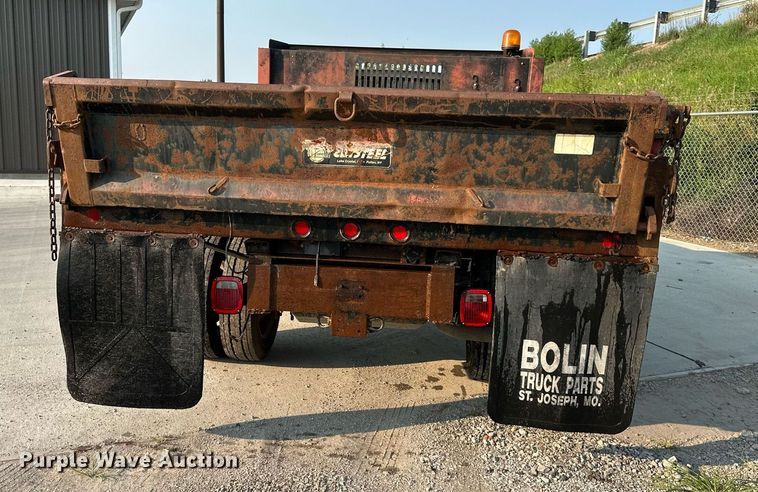 image for item DS2241 2002 Chevrolet Silverado 3500  dump bed pickup truck