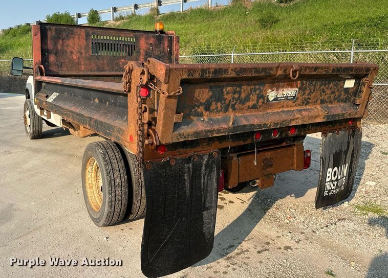 image for item DS2241 2002 Chevrolet Silverado 3500  dump bed pickup truck