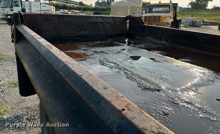 image for item DS2241 2002 Chevrolet Silverado 3500  dump bed pickup truck