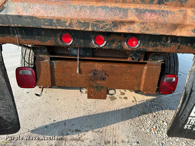 image for item DS2241 2002 Chevrolet Silverado 3500  dump bed pickup truck