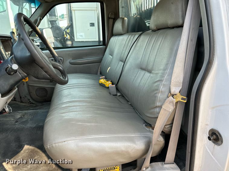 image for item DS2241 2002 Chevrolet Silverado 3500  dump bed pickup truck