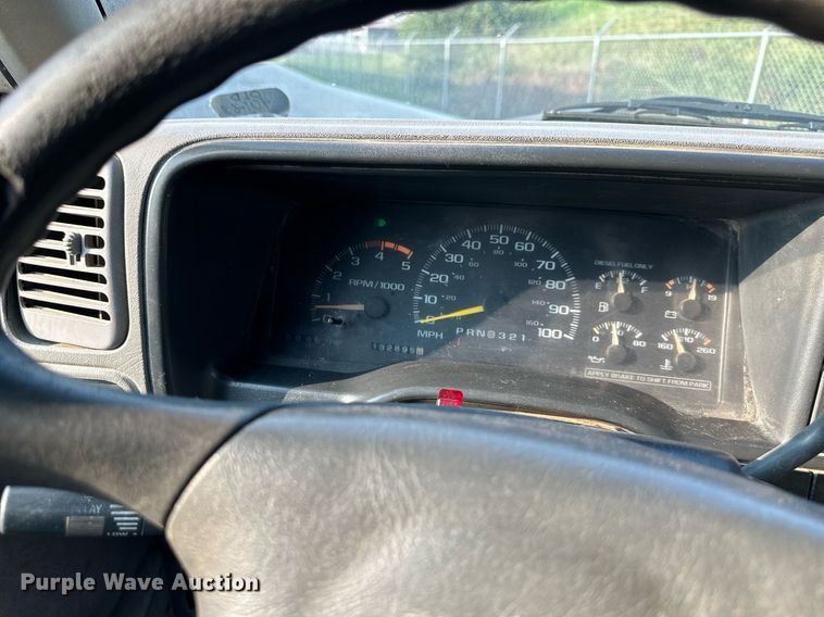 image for item DS2241 2002 Chevrolet Silverado 3500  dump bed pickup truck