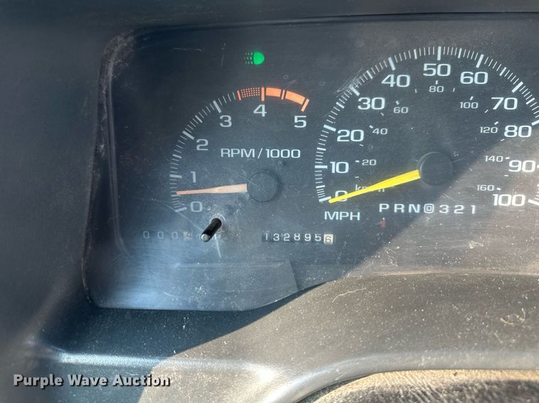 image for item DS2241 2002 Chevrolet Silverado 3500  dump bed pickup truck