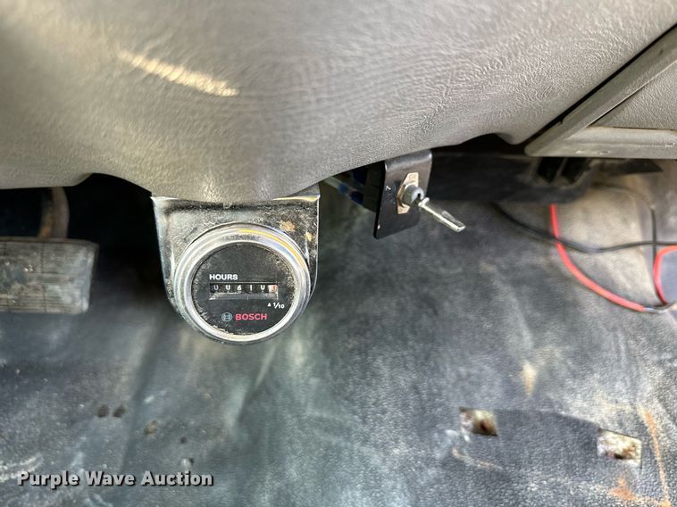 image for item DS2241 2002 Chevrolet Silverado 3500  dump bed pickup truck