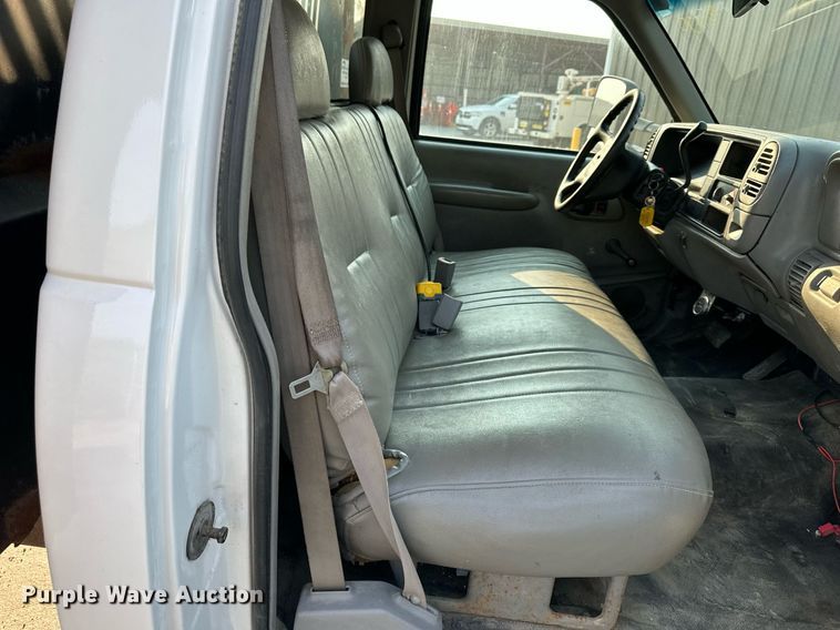 image for item DS2241 2002 Chevrolet Silverado 3500  dump bed pickup truck