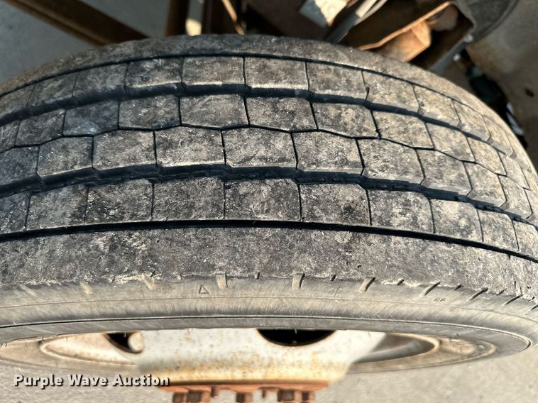 image for item DS2241 2002 Chevrolet Silverado 3500  dump bed pickup truck