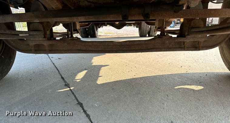 image for item DS2241 2002 Chevrolet Silverado 3500  dump bed pickup truck