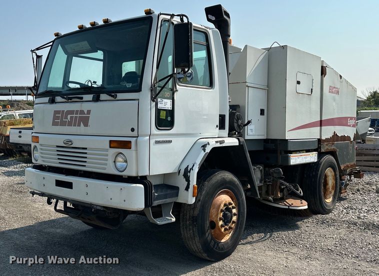 image for item DS2242 2007 Sterling SC8000  street sweeper