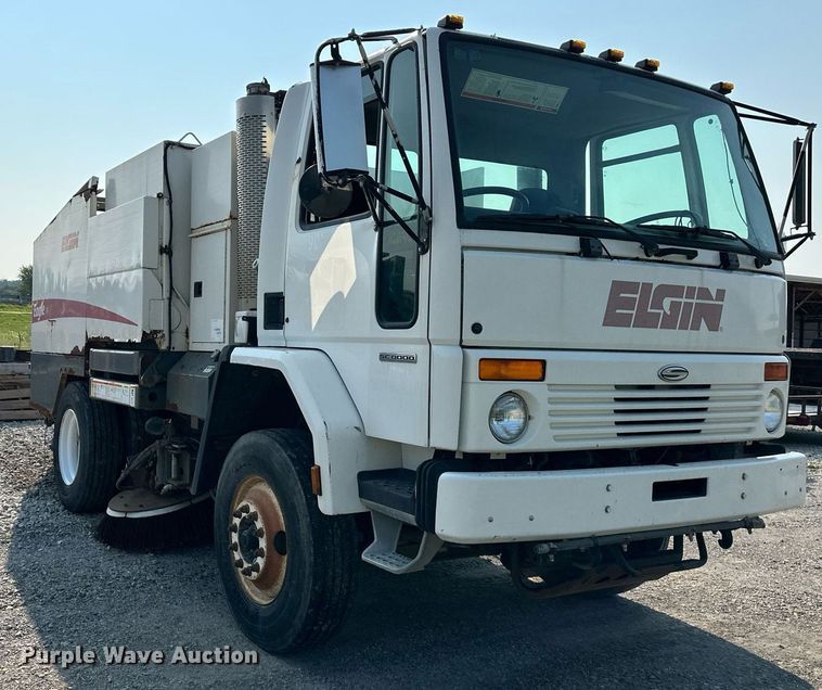 image for item DS2242 2007 Sterling SC8000  street sweeper